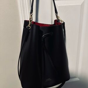 NWOT Authentic LAUREN RALPH LAUREN Black Leather Bucket Bag Large